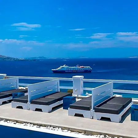 Flaskos Luxury Hotel