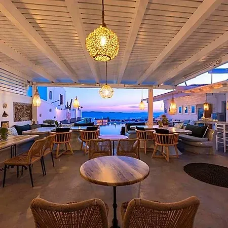 Flaskos Luxury Hotel 4*
