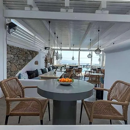 Flaskos Luxury Hotel