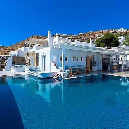 Flaskos Luxury Hotel 4*